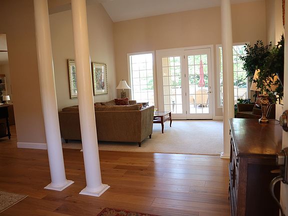 3rd image of 16515 SE 34th Way