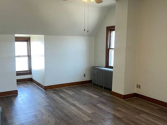 4th image of 2136 Washington Ave APT 3