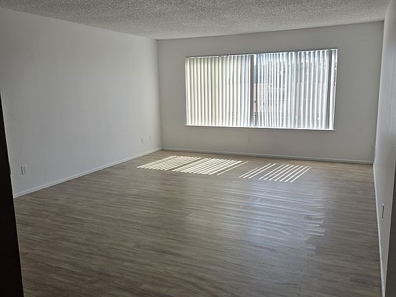 4th image of 3341-3341 W Campus Ave