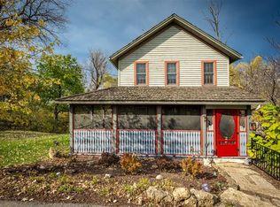 101 3rd St, Galena, IL 61036