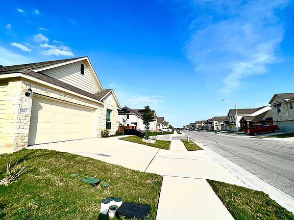 Front Street (Falkland Trace)