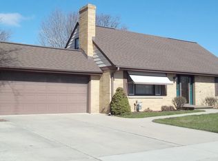 2220 S Oneida St, Green Bay, WI 54304