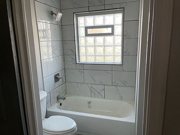 4th image of 841 S Hawkins Ave