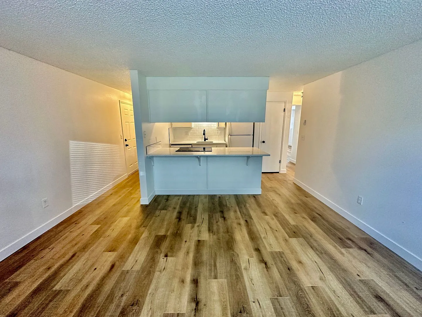 1036 E Desmet Ave — Photo 4