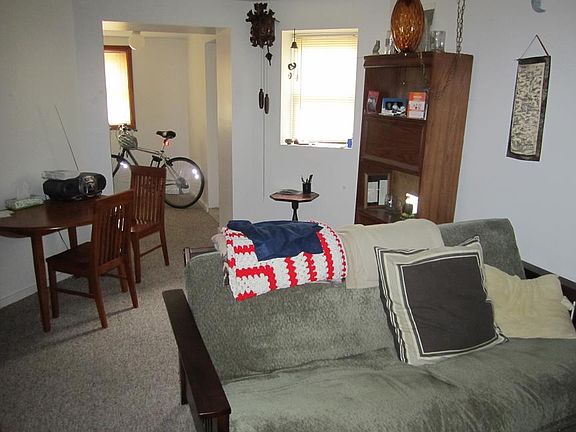 3rd image of 5757 N Winthrop Ave APT Gdn