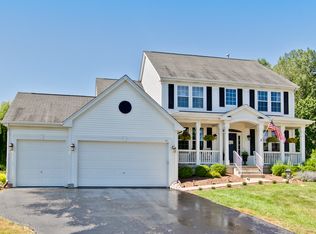 41 Farnsworth Ct, Port Barrington, IL 60010