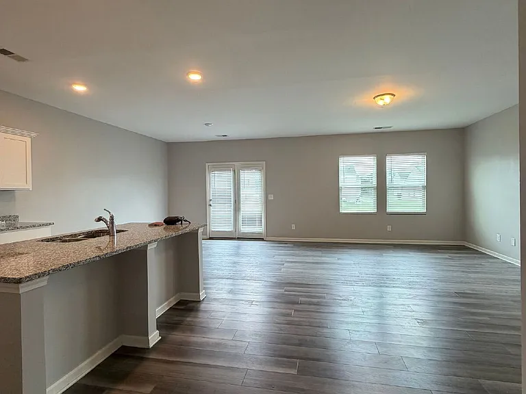 132 Verona Dr NW — Photo 6