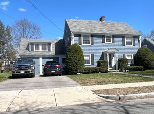 29 Ardsmoor Rd, Melrose, MA 02176