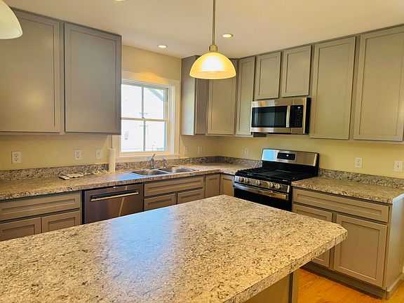3rd image of 61 Crafts Avenue