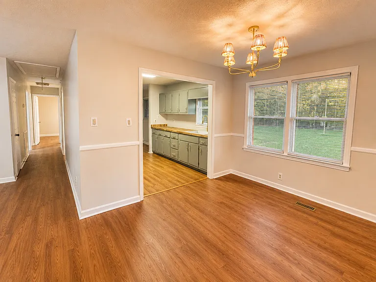 1506 Swainey Ave — Photo 7