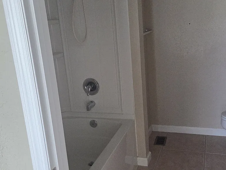 4499 SW 49th Ave — Photo 7