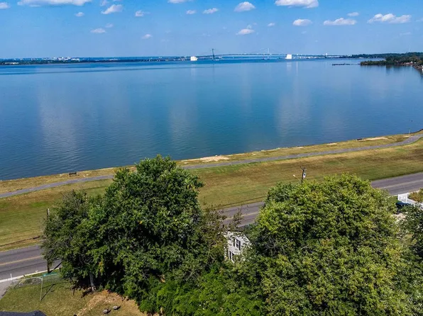 96 Riviera Dr, Pennsville, NJ 08070
