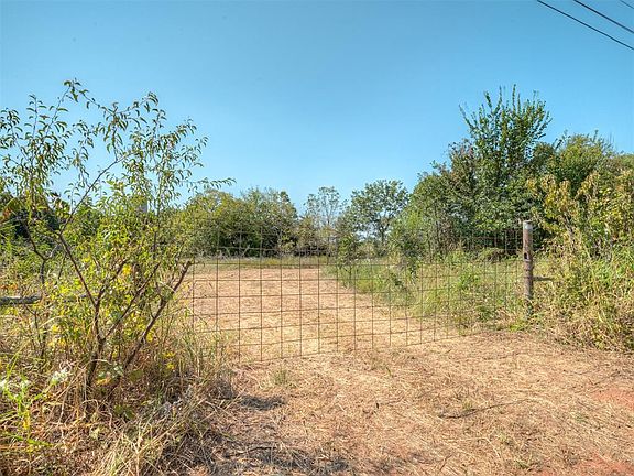 2nd image of 860 E 3390th Rd