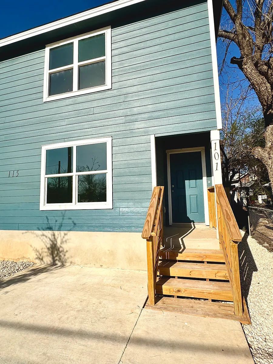 Front Door - 115 Magendie St #101
