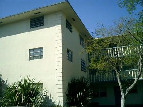 4th image of 900 Tallwood Ave APT 301