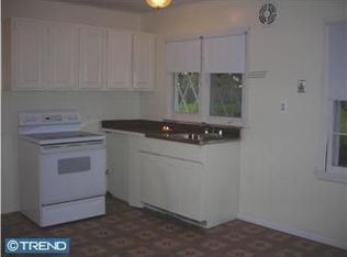 41 Sandstone Ln, Willingboro, NJ 08046