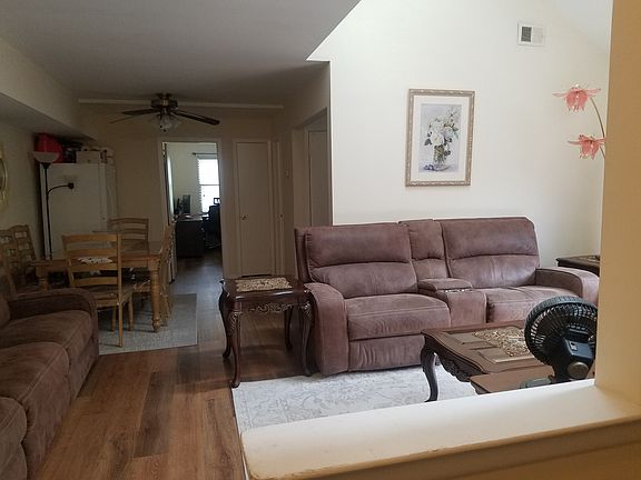 4th image of 806 Yorkshire Dr