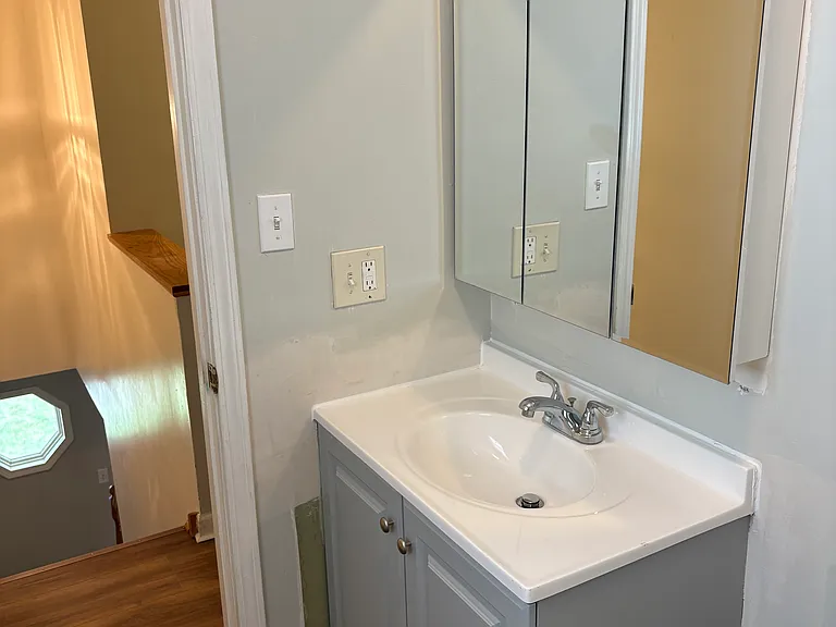 673 S McAlister Ave — Photo 8