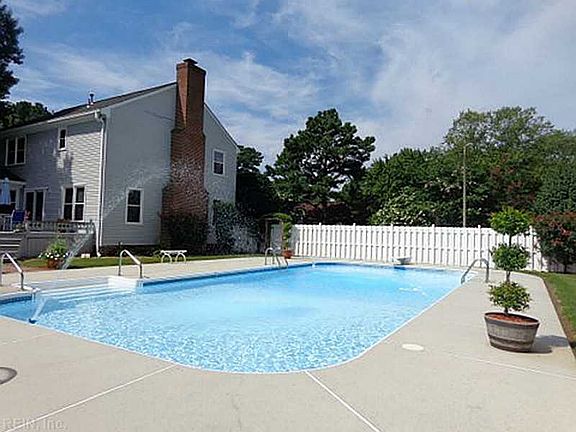 2nd image of 513 Drummond Ln