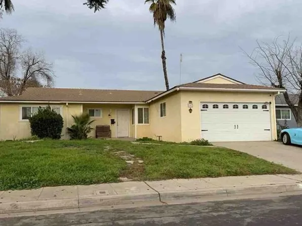 107 W Richert Ave, Clovis, CA 93612