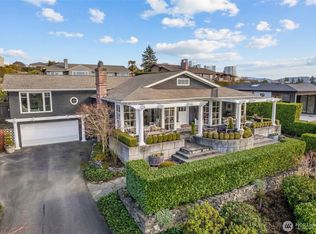 9400 Vineyard Crst, Bellevue, WA 98004