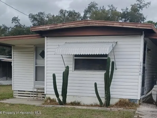 38988 Stapley Cir, Zephyrhills, FL 33540