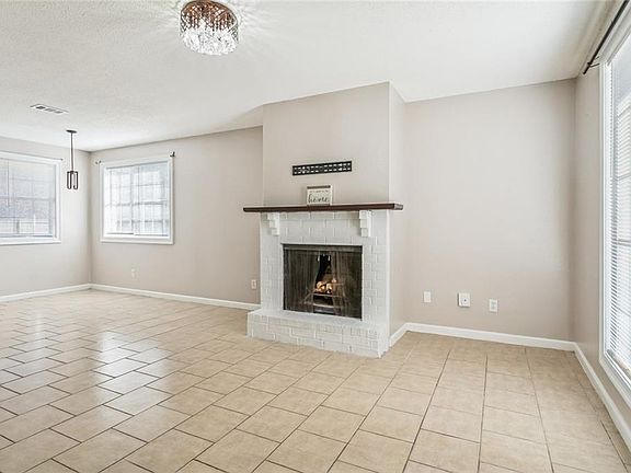 3rd image of 1616 Cherry St
