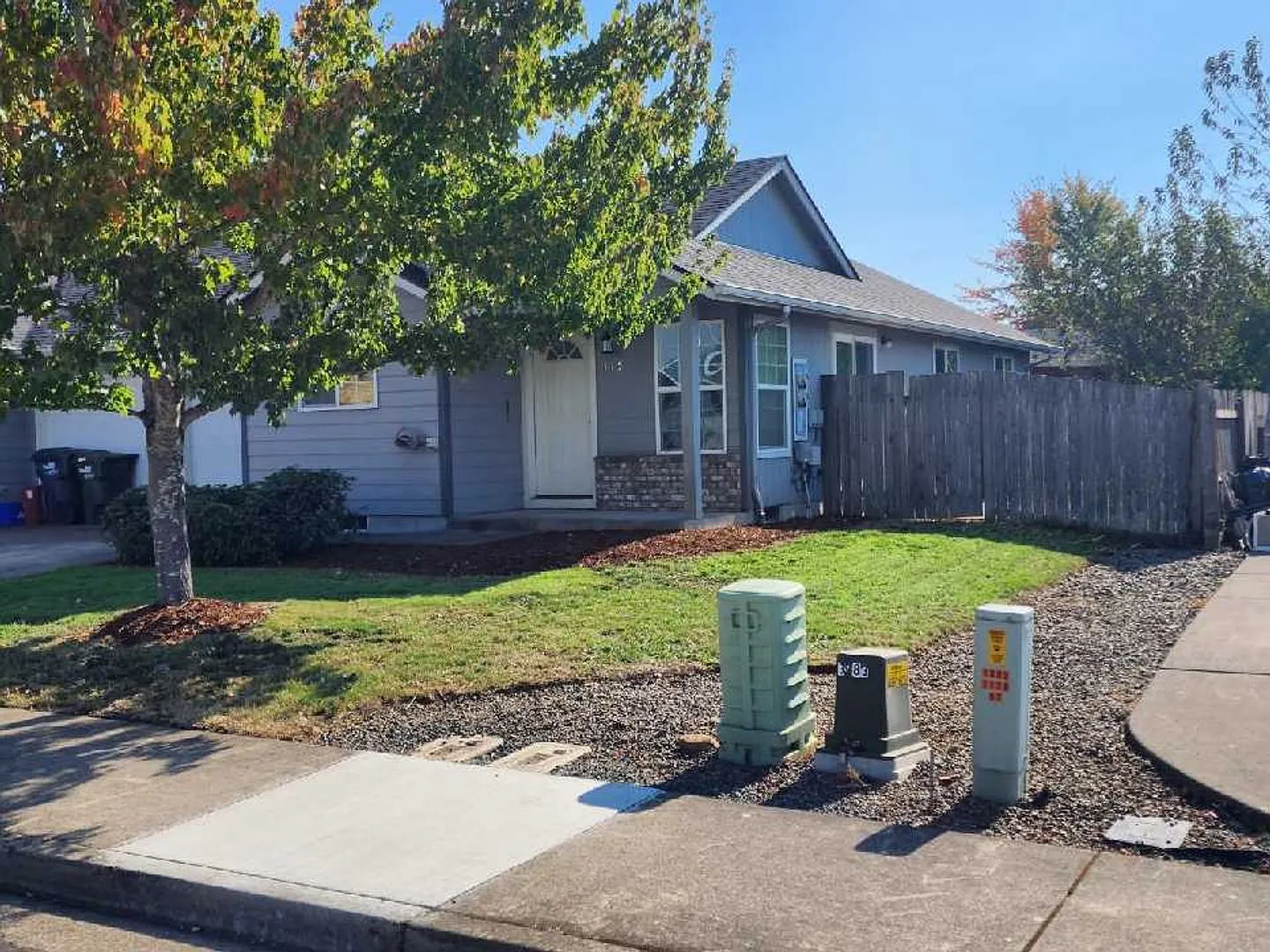 Newly updated 3-bedroom, 2-bathroom duplex with a garage! — Photo 3