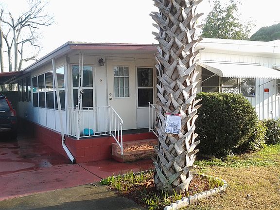 3rd image of 1208 Lee St Lot 142