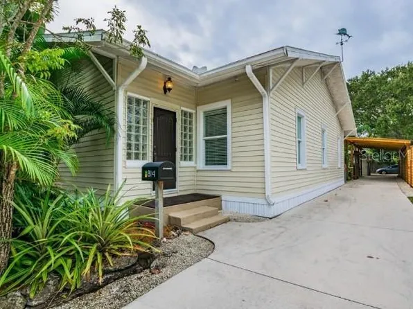 814 26th St W, Bradenton, FL 34205