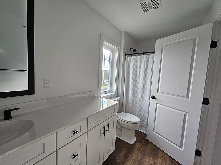 114 Main St — Photo 23