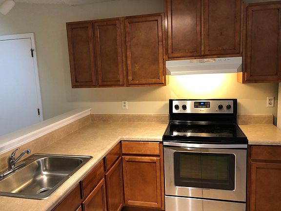 3rd image of 941 Soria Ave