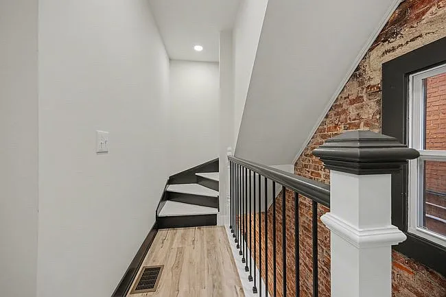 112 Valencia St — Photo 13