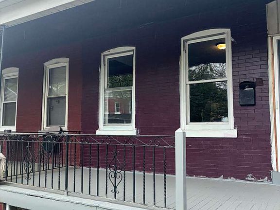 2nd image of 430 Walnut Ave