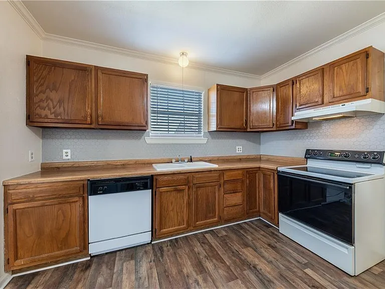 13817 Abrahamson Ct — Photo 14