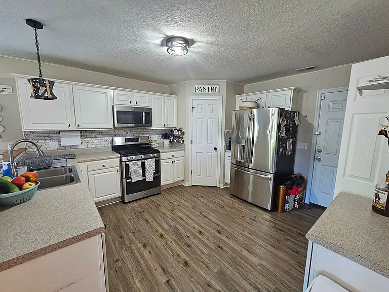111 Casey Ct — Photo 10