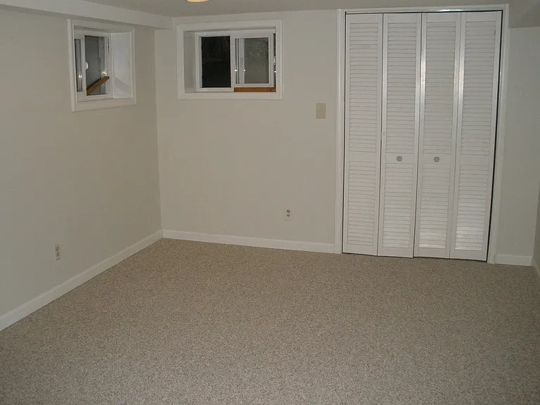 316 NE Longwood Pl — Photo 8