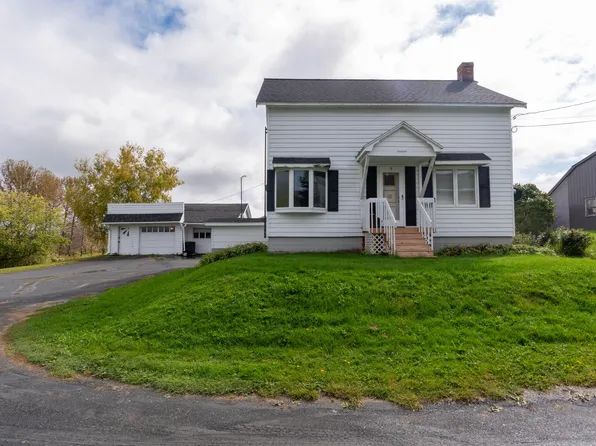 9 Moulin St, Grand Isle, ME 04746