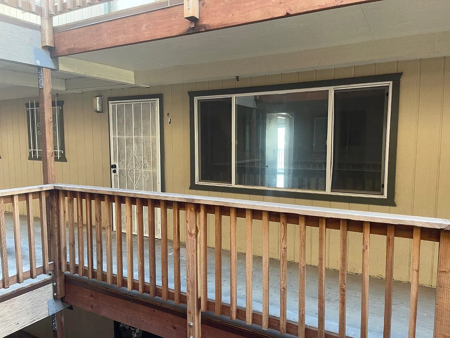 1532 Chanslor Ave APT J photo 1