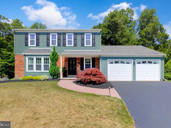 419 Chippenham Ct, Downingtown, PA 19335