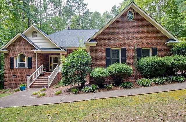1st image of 4522 Rockwood Dr #36