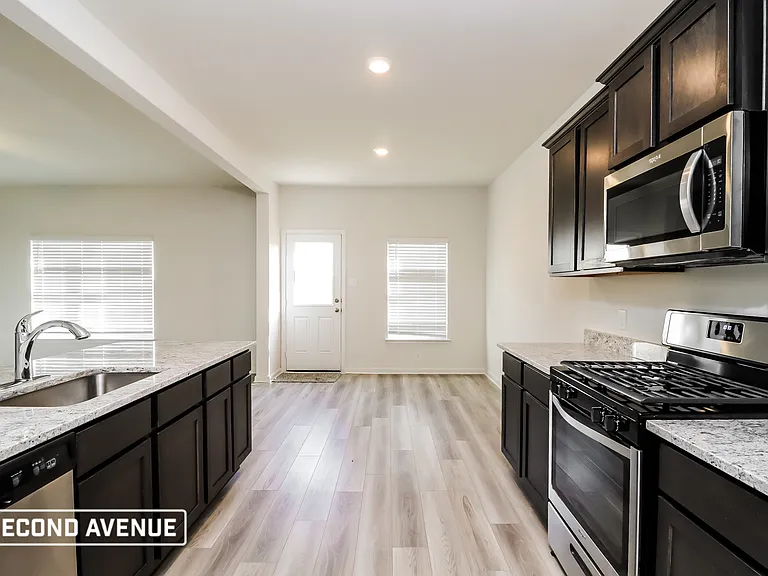 335 Condie Russell Ave — Photo 3