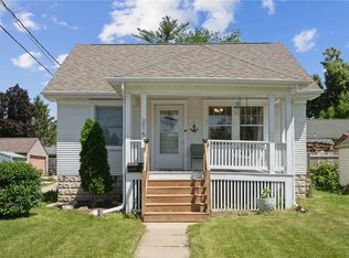216 Liberty Dr SE, Cedar Rapids, IA 52403