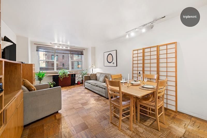 1st image of 333 E 79th St #2K