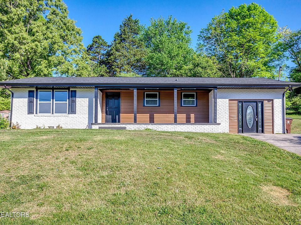 1st image of 114 W Maiden Ln