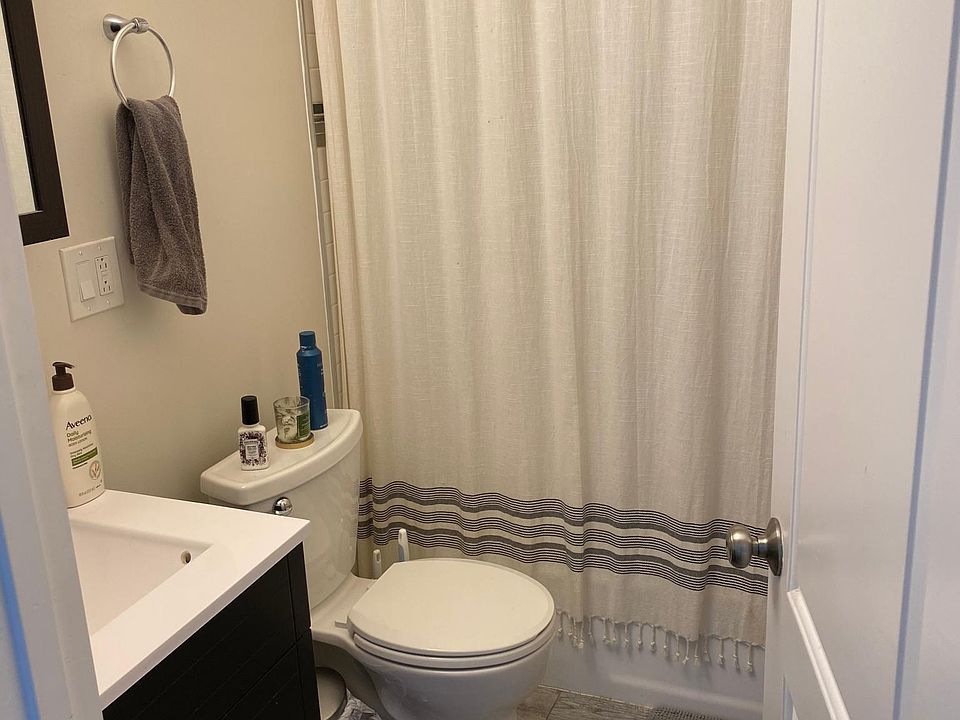 1st image of 923-17 Waveland #3B