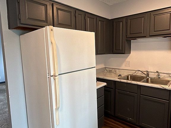 3rd image of 930 S 17th St #2