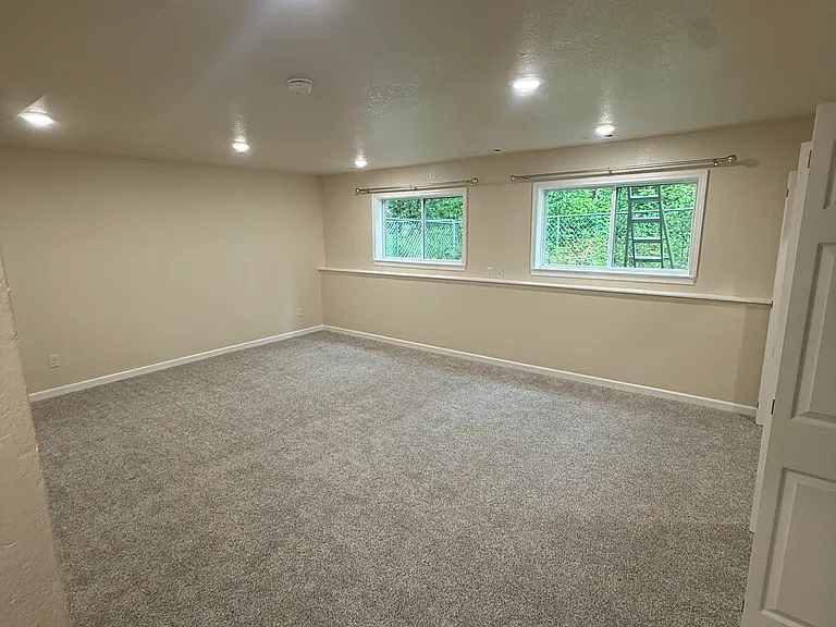 210 E Spruce Ave #B — Photo 16