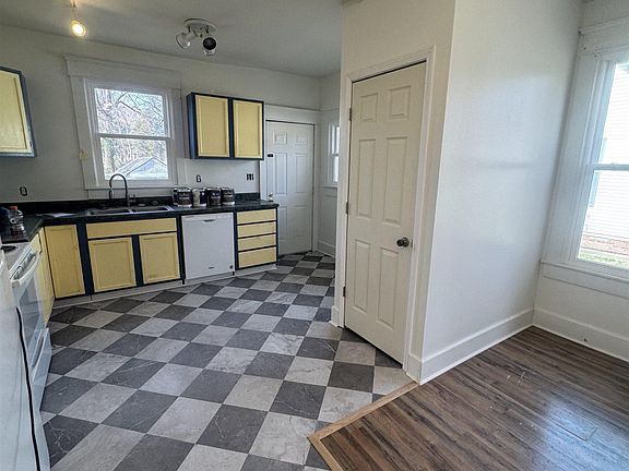 3rd image of 1643 Harrison St
