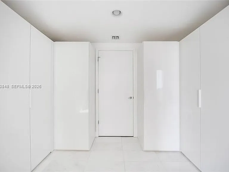 1010 Brickell Ave #CU-2708 — Photo 7